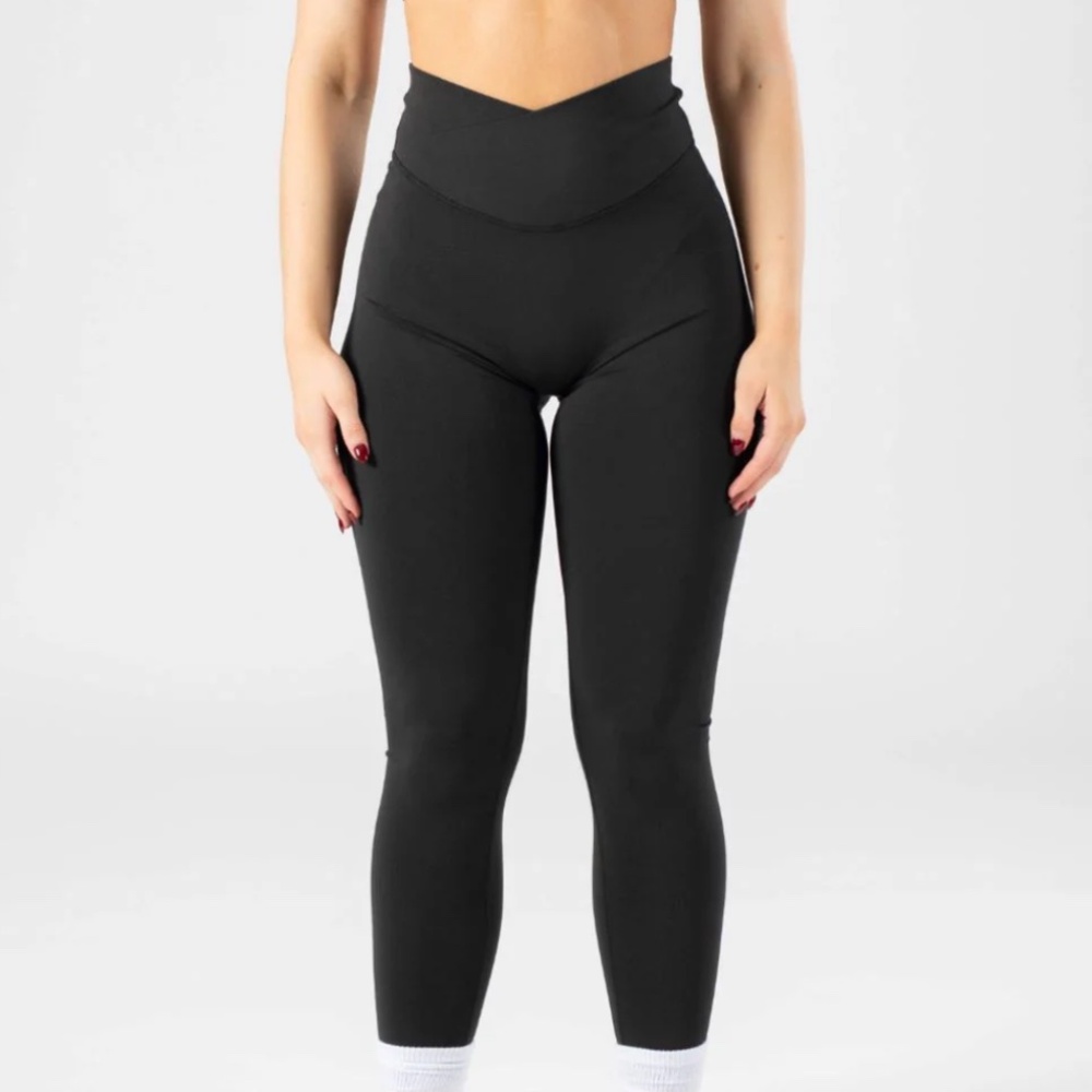 Paragon Crossover Leggings